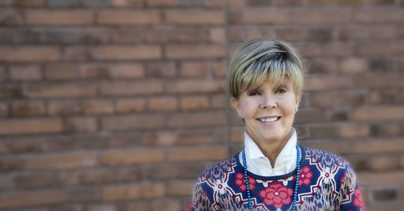 Helena Petäistö on Ranskassa ja Suomessa asuva toimittaja ja tietokirjailija.