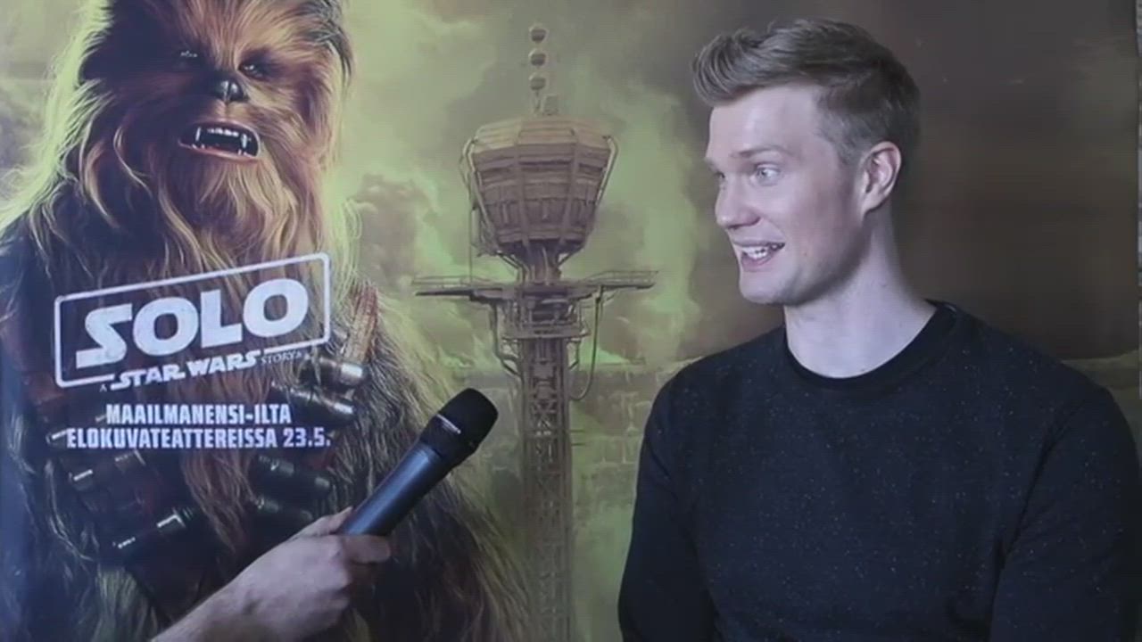 Tältä kuulostaa wookie-englanti - Joonas Suotamo näyttää mallia