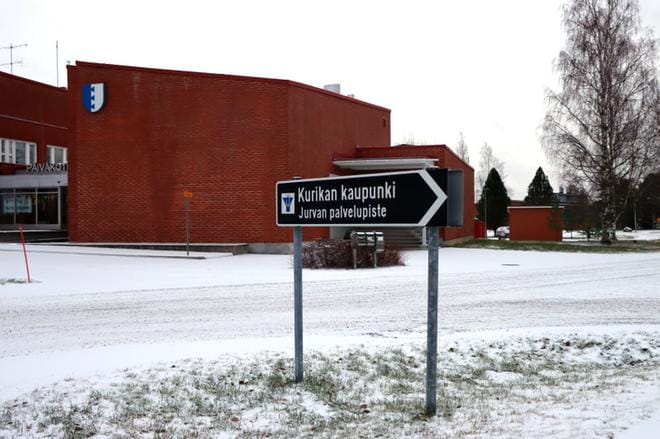 Jos palveluja karsitaan, mistä ne otetaan Jurvassa? Esityksiä ei ole vielä tehty. KUVA: JARMO PANULA