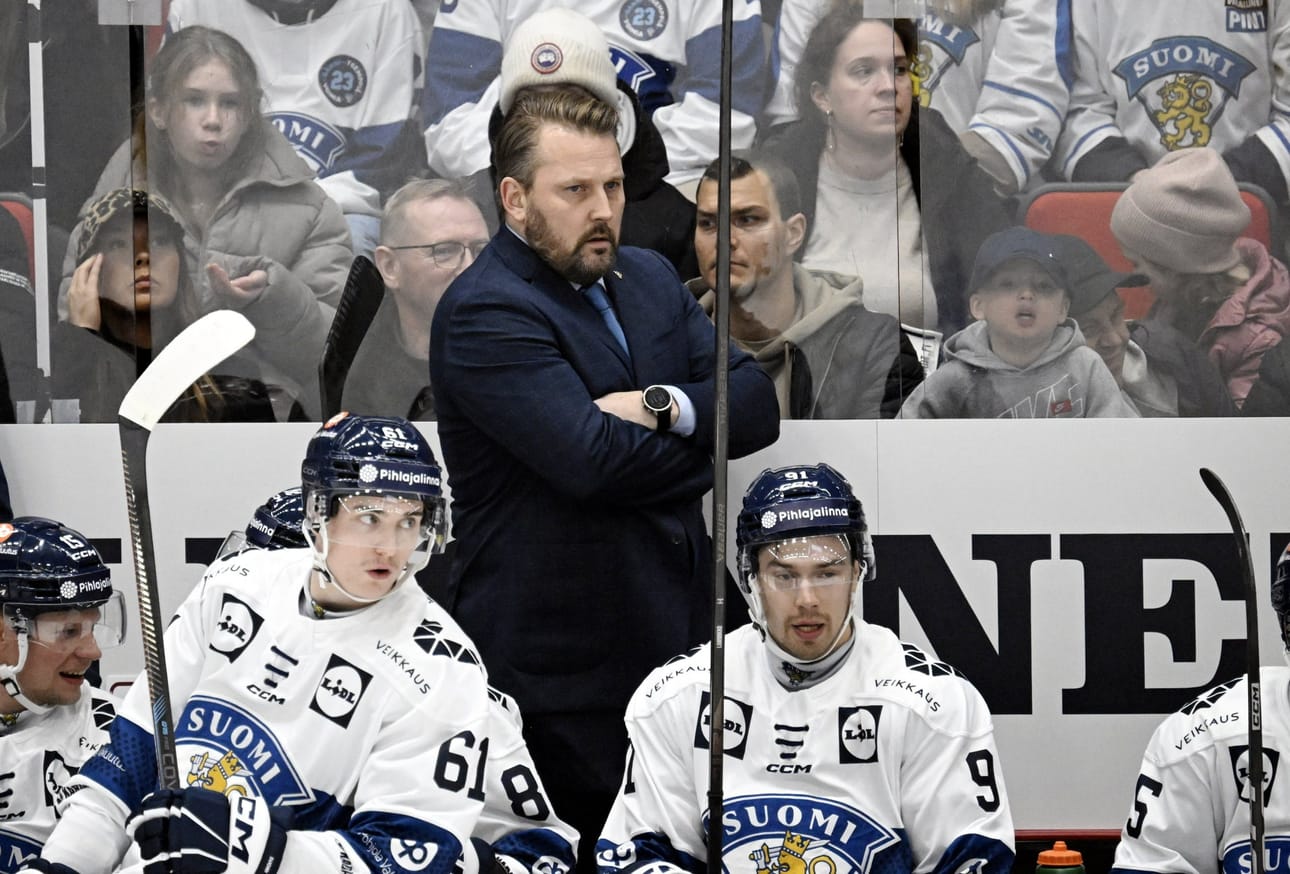 Antti Pennanen ei anna pelaajille valmista pelikirjaa, jonka mukaan pelataan. LEHTIKUVA / Markku Ulander