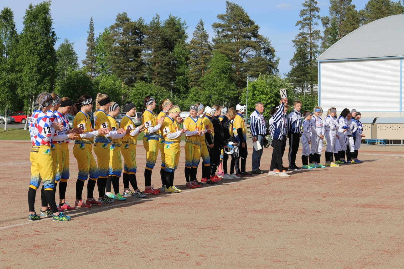 Lauantaina Huima kohtaa kotikentällään Seinäjoen klo 13. Tyttöjen superpesistä pelataan Oulaisissa perjantaina. Vastassa on Ylihärmä.