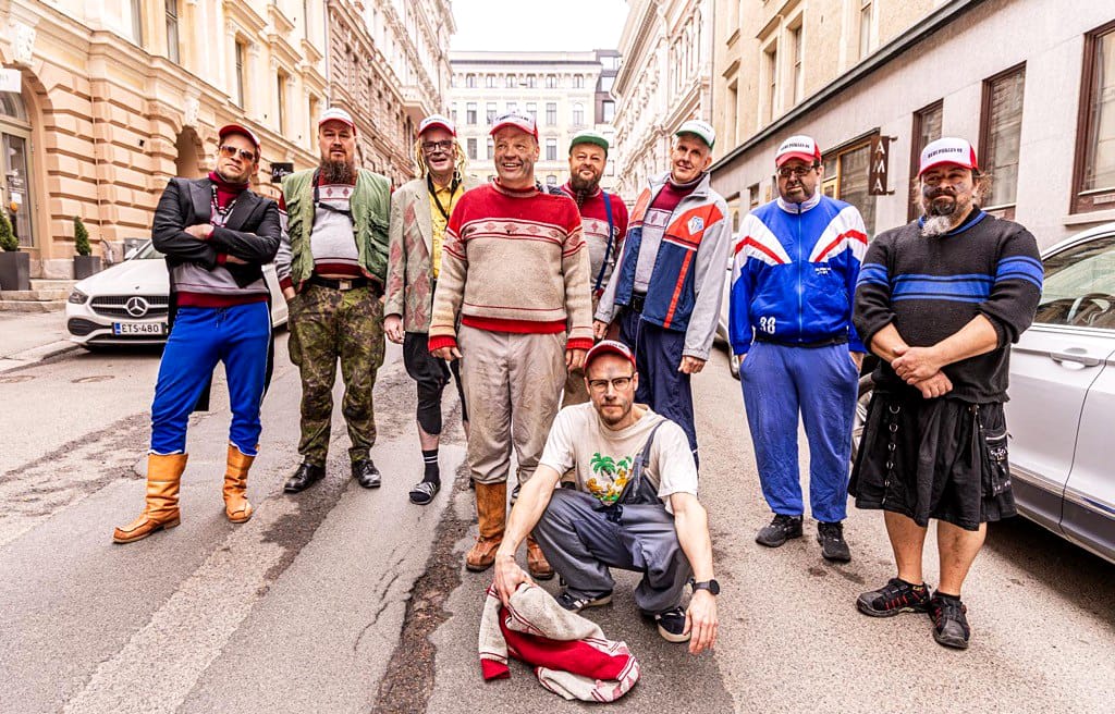 Rehupiikles Helsingin Richardinkadulla tyylilleen uskollisena. Helsingistä sai alkunsa myös nyt kuultava areenakonsertti.