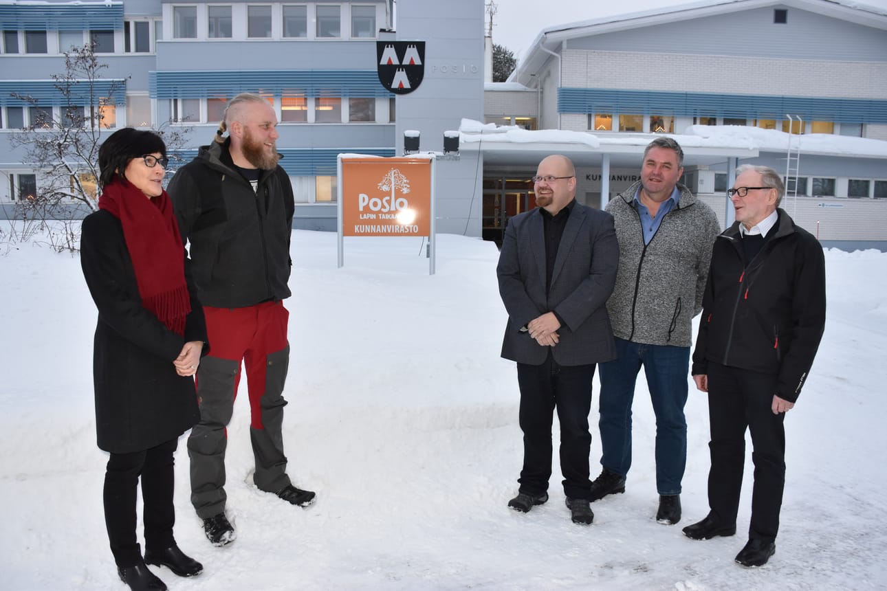 Tiedotustilaisuuden pitivät vs. kunnanjohtaja Eija Ahola, Livo Arcticin pienosakas, matkailuyrittäjä Lauri Sassali, Livo Arcticin toimitusjohtaja Mikko Kesti, Posion kunnan toimintaympäristön palvelujohtaja Kari Laurila sekä Posion kunnanhallituksen puheenjohtaja Olavi Lehtiniemi (oik.).
