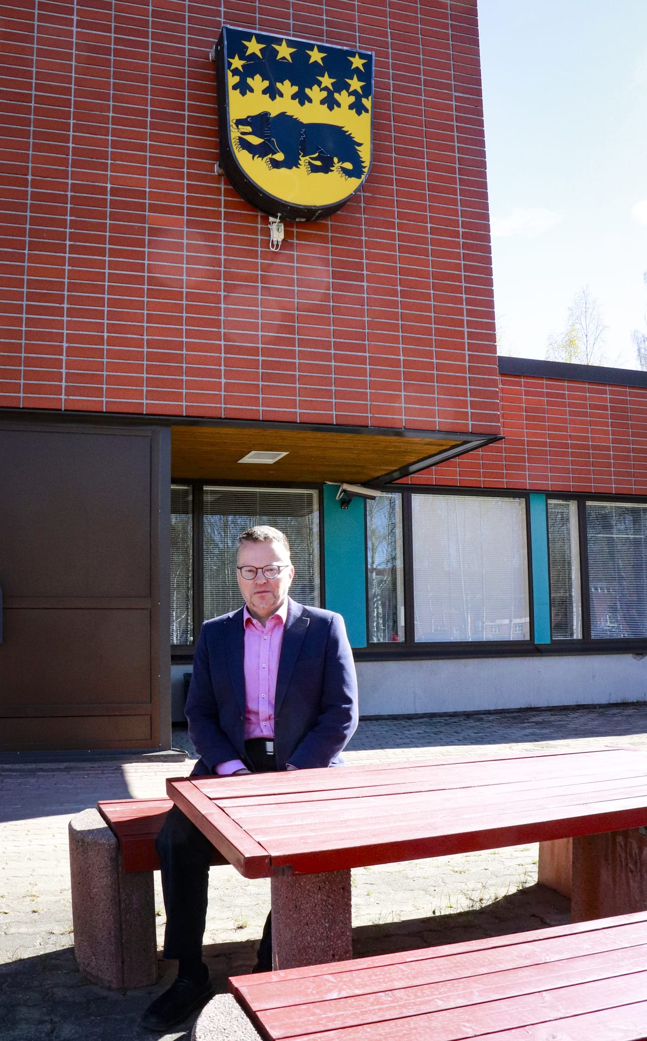 Pudasjärven kaupunginhallitus ja valtuuston puheenjohtajisto ovat arvioineet kaupunginjohtaja Tomi Timosen työtä ja päivittäneet hänen johtajasopimuksensa.