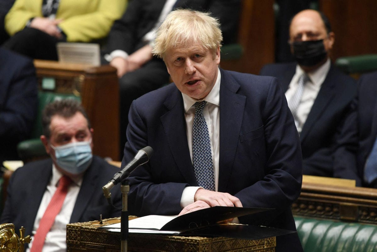 Pääministeri Boris Johnson on myöntänyt osallistuneensa juhliin koronasulun aikana toukokuussa 2020. Kuva on Britannian parlamentin välittämä. LEHTIKUVA / AFP
