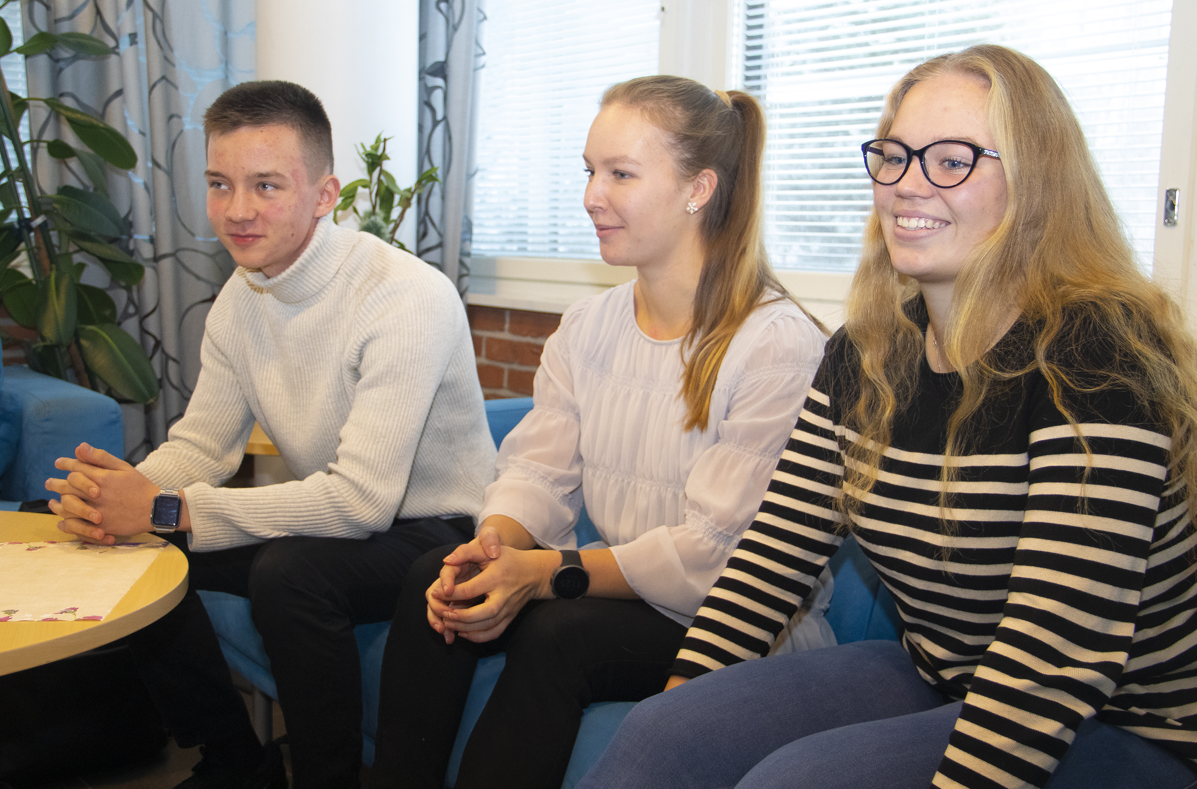 Elias Tahkola, Seela Peuralahti ja Emilia Sorvisto sanovat, että hyvä isä tukee nuorta hänen päätöksissään ja on turvallinen taustatuki.