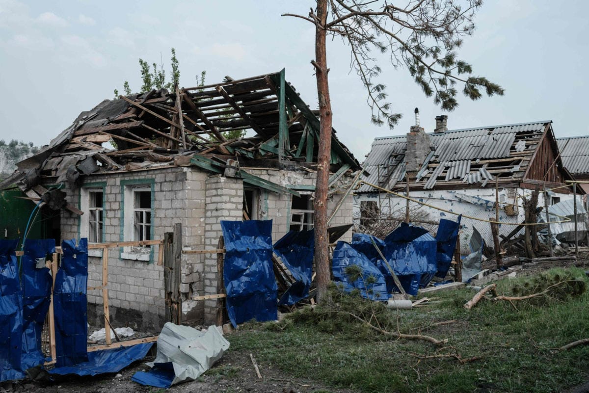 Tuhoutuneita koteja Luhanskin alueella itäisessä Ukrainassa Bilogorivkan kylässä 13. toukokuuta. Lehtikuva/AFP