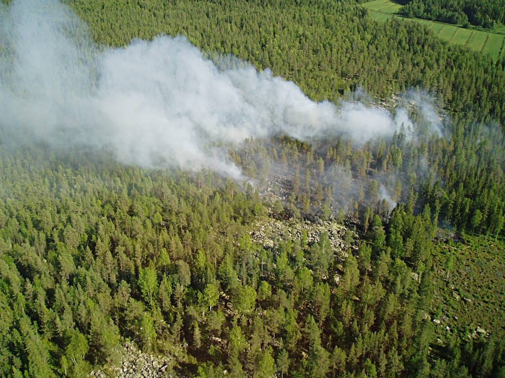 Maastopaloja ei sammuteta enää lentokoneiden avulla Suomessa.