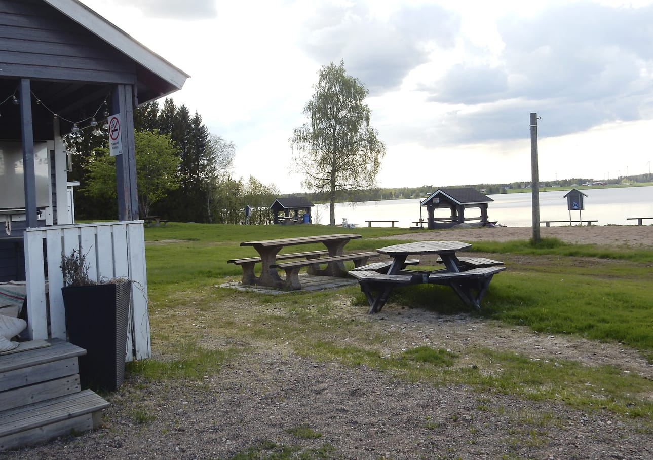 Oulaisissa oleva Kurjenranta on yksi leväseurantakohteista.