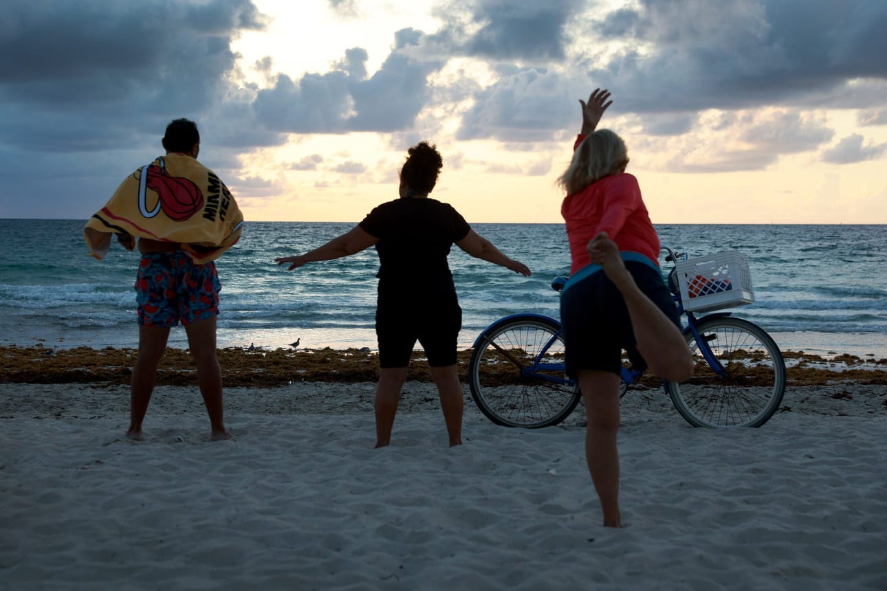 Suomalaisia kiinnostaa talven muuttokohteena esimerkiksi Yhdysvaltojen Florida. Kuva Miami Beachilta on heinäkuulta. LEHTIKUVA / AFP