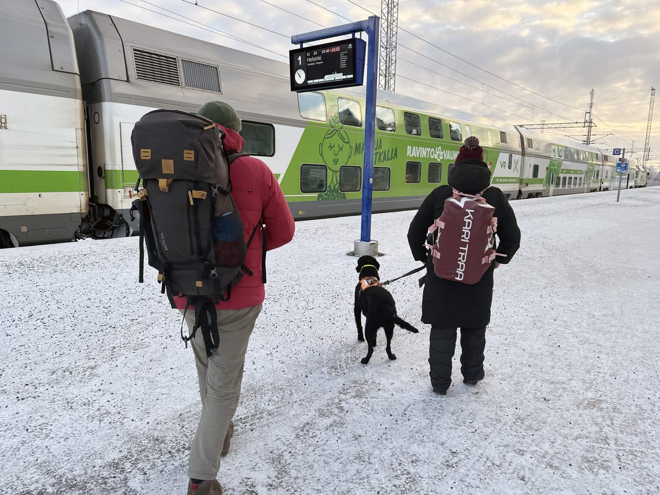 Torniosta junalla etelään mielivien on tällä hetkellä hoidettava oma kyyti Kemiin. Jos Tornion kaupunginvaltuusto hyväksyy esityksen palvelulinjasta, voi vuoden 2026 alusta olla bussiyhteys pääosalle junavuoroista.