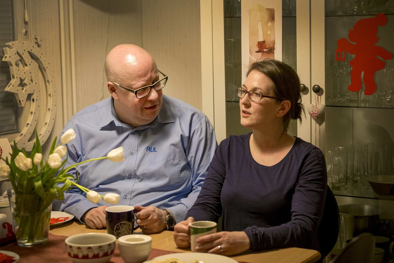 Sampo Puoskari ja Tuija Matila kohtasivat ensi kerran Oulun Erämessuilla pari vuotta sitten. Sampo oli reserviupseerien osastolla, Tuija sotilaskodin. –Tuijalla on mahtava palo, into ja heittäytyminen. Löysin itselleni vastinparin, Sampo sanoo.