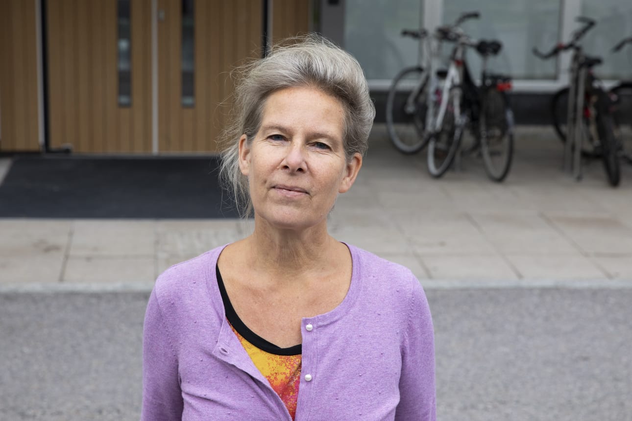 Joukko lääkäreitä kritisoi Terveyden ja hyvinvoinnin laitoksen ylilääkärin Hanna Nohynekin (kuvassa) esittämiä näkemyksiä koronarokotteen kolmannen annoksen antamasta suojasta.