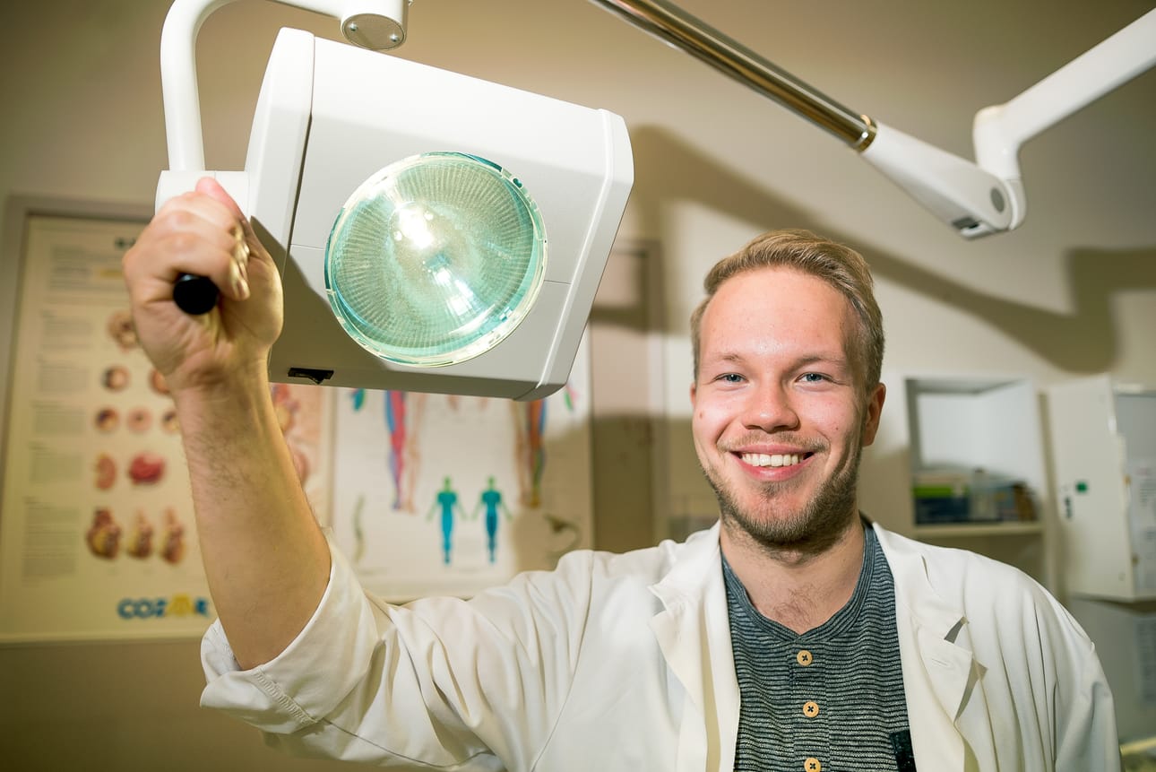 Viisi vuotta lääketieteen opintoja takana, yksi edessä. Ville Korpelan toi Kuusamoon uteliaisuus kehuttua työpaikkaa sekä paikkakuntaa kohtaan.