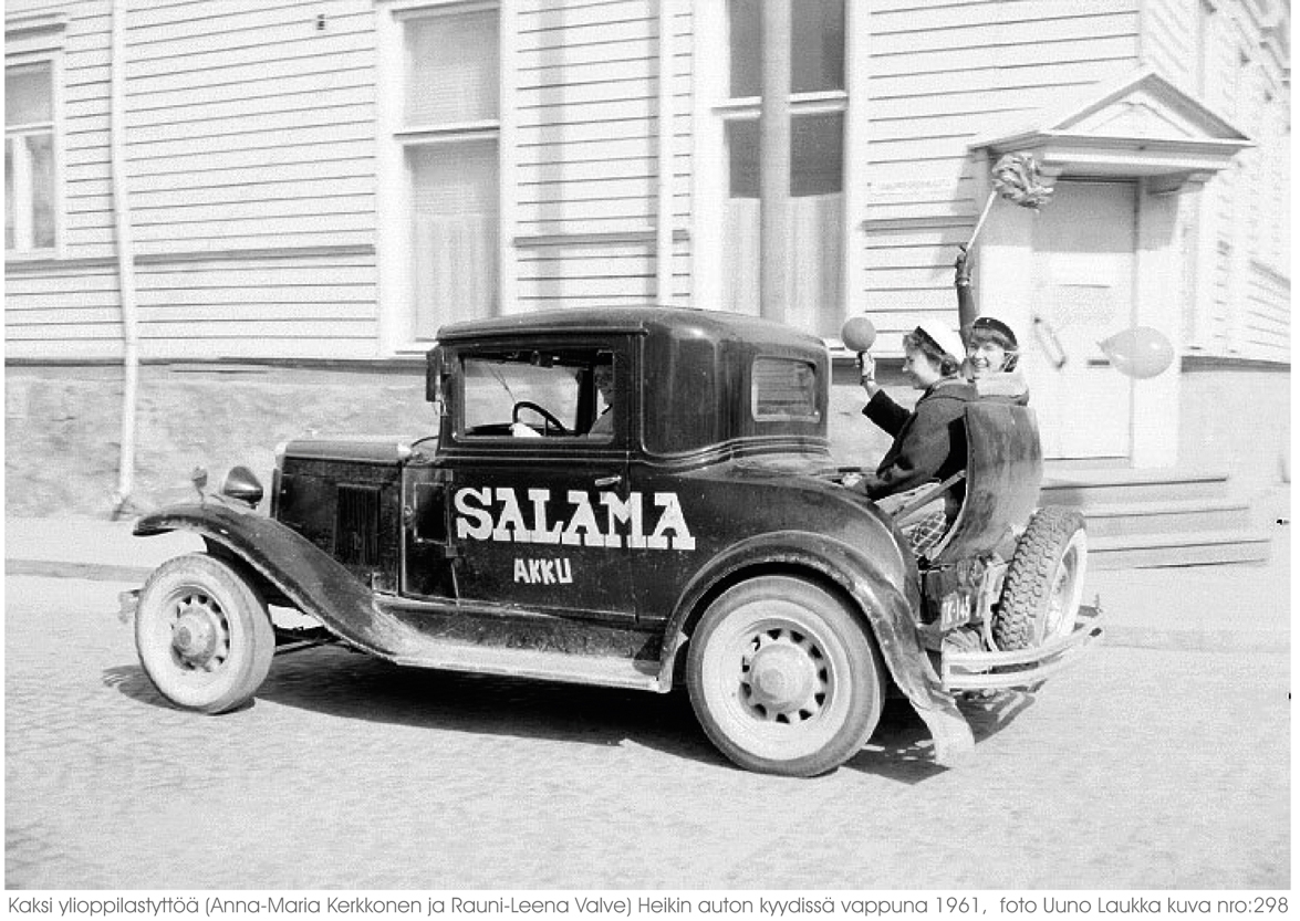 Sama 1930-luvun Chevrolet oli vappuajossa jo vuonna 1961. Kyydissä ovat silloinen Anna-Maria Kerkkonen ja medisiinari Rauni-Leena Valve, joka on  myöhemmin julkisuudessa paljon esiintynyt Rauni-Leena Luukanen-Kilde.