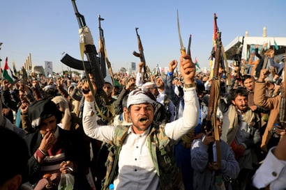 Yhdysvallat iski liittolaisineen Jemeniin – huthit uhkaavat iskeä takaisin