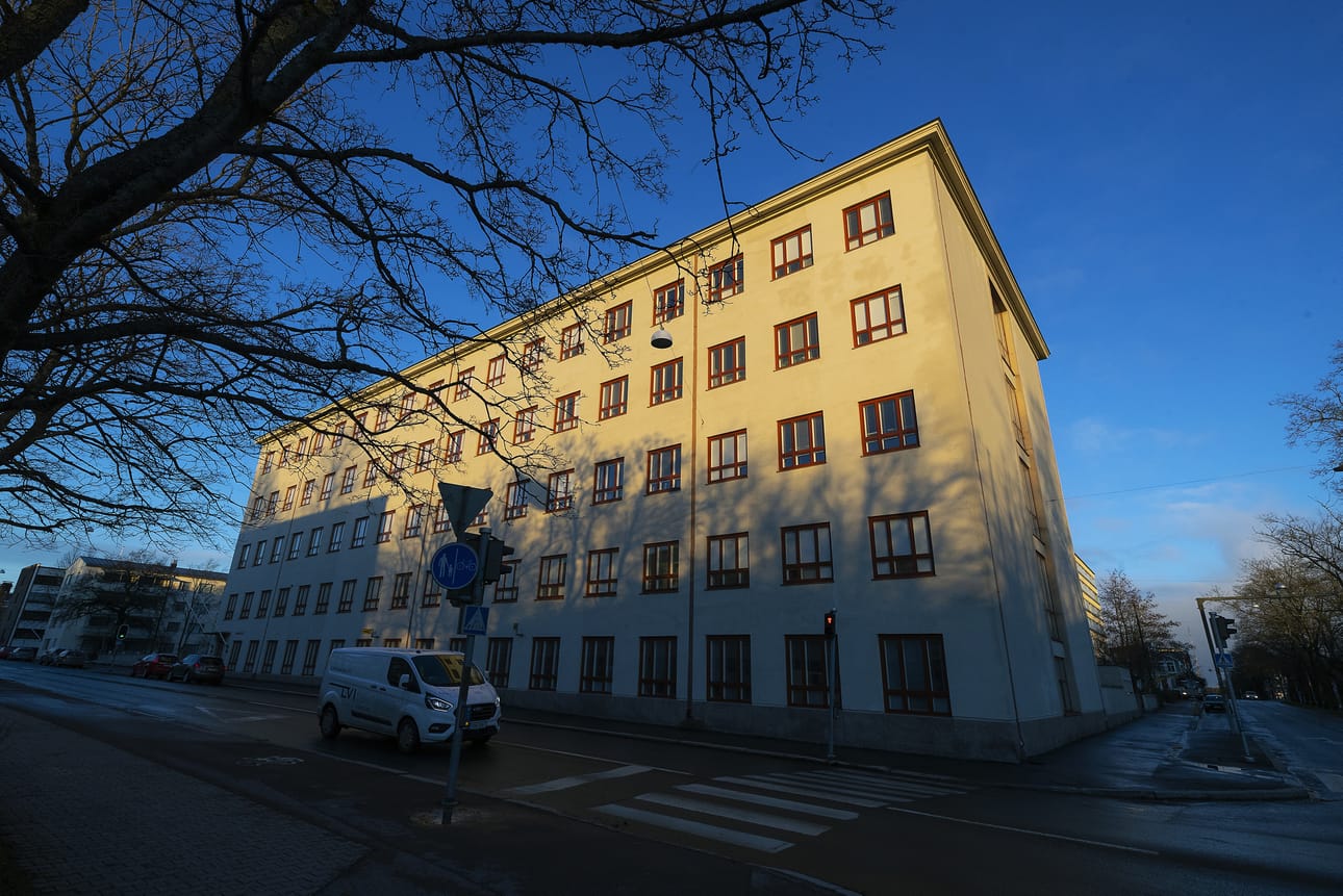Vaasan Keskuskoulu tiedotti viime viikolla huoltajia havainnosta, jossa auton kuljettajan kerrottiin tarjonneen kyytiä pienille koululaisille. Arkistokuva.
