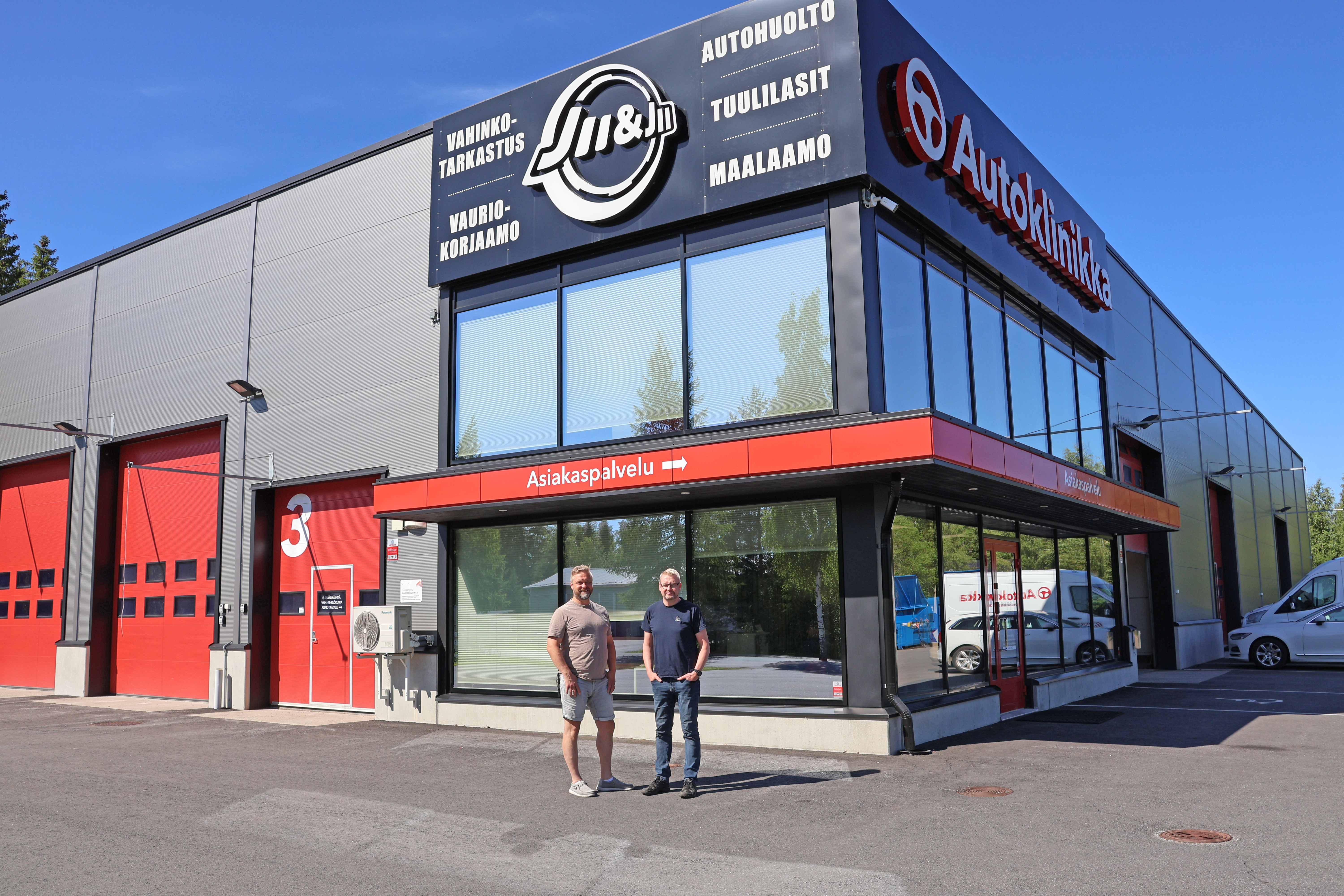 Eteläpohjalainen pitkän linjan autokorjaamo Jii & Jii vaihtaa omistajaa – "Ihan kloppeja oltiin, kun perustettiin"