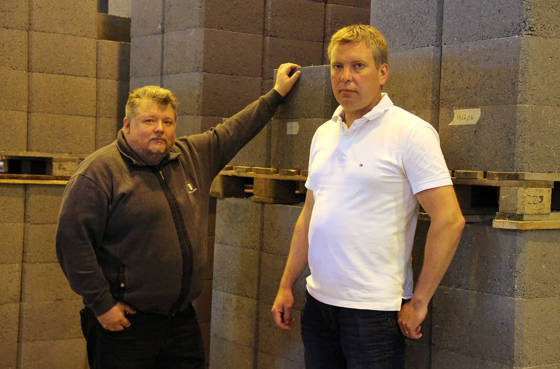 Alun perin ajatuksen piippuharkoista sai pyhäjokinen Heikki Korpela (vas.), joka puhui ideastaan oulaistelaiselle yrittäjätuttavalleen Kimmo Hirvoselle. Hirvosen kautta mukaan lähti Veikka Gustafsson.