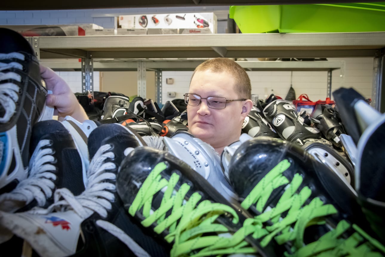 Aappo-Samuli Outila huolehtii liikuntalainaamon arjesta.