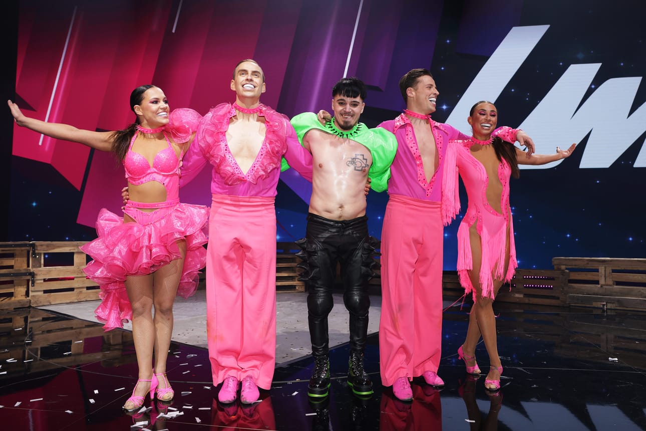 Katri Mäkinen, Matti Myllyaho, Käärijä, Jesse Wijnans ja Etel Röhr UMK-finaalissa 25.2.2023.