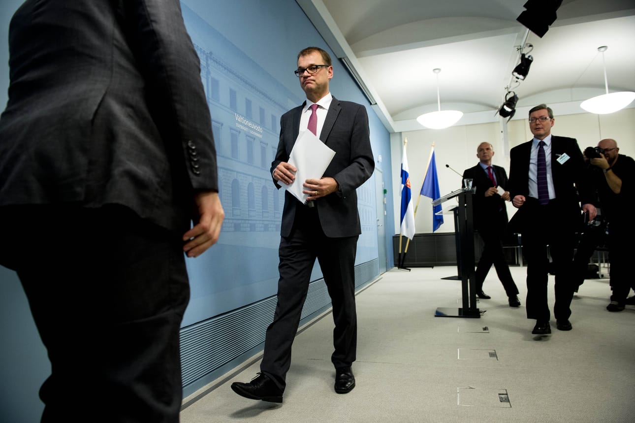 Pääministeri Juha Sipilän yöunet jäivät vähiin tänäkin yönä, sillä hän matkustaa aamulennolla Ouluun ja jatkaa siitä Pyhännälle.