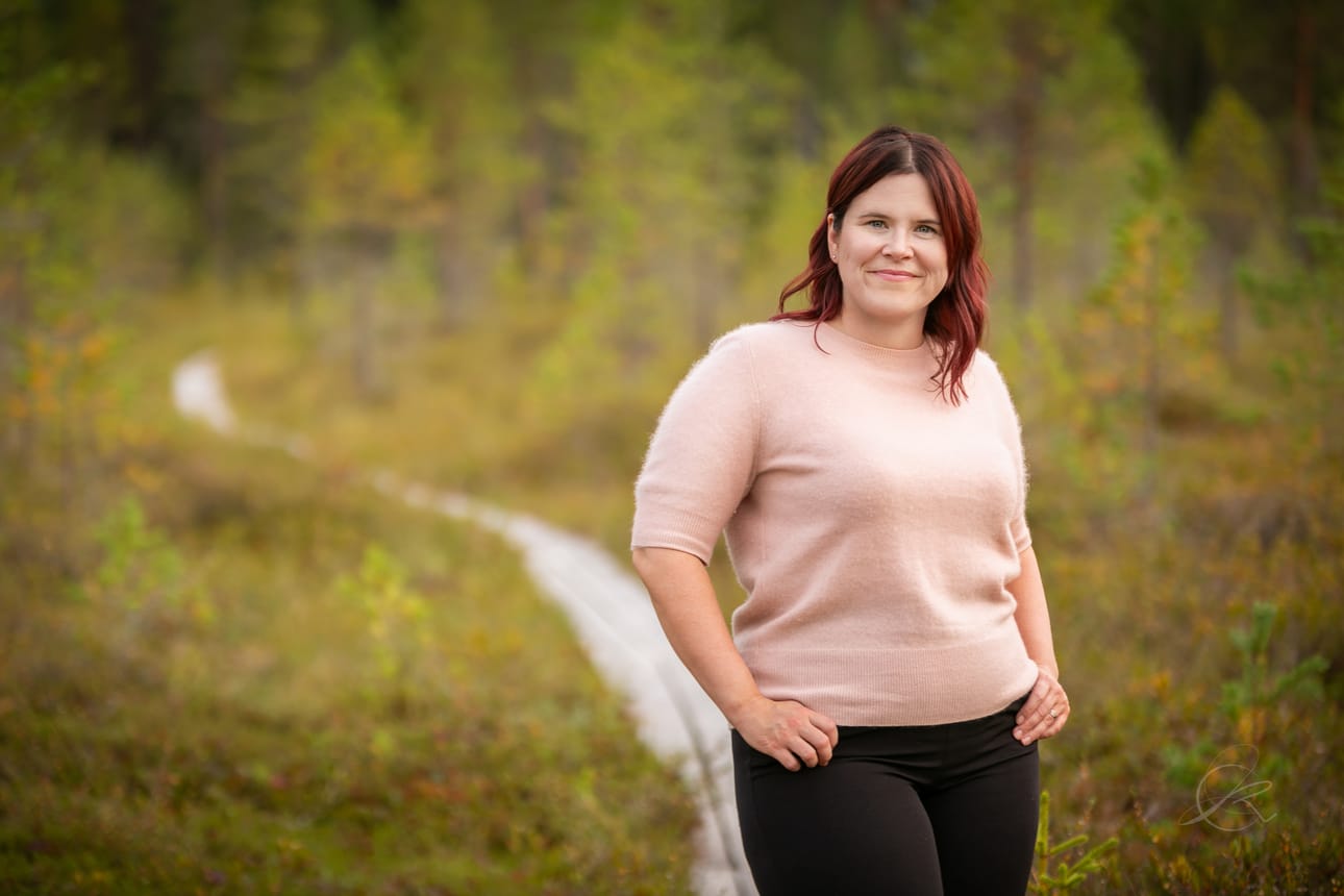 Jonna Tolonen kritisoi asennetta, jossa pienyrittäjän oletetaan olevan koko ajan töissä.
