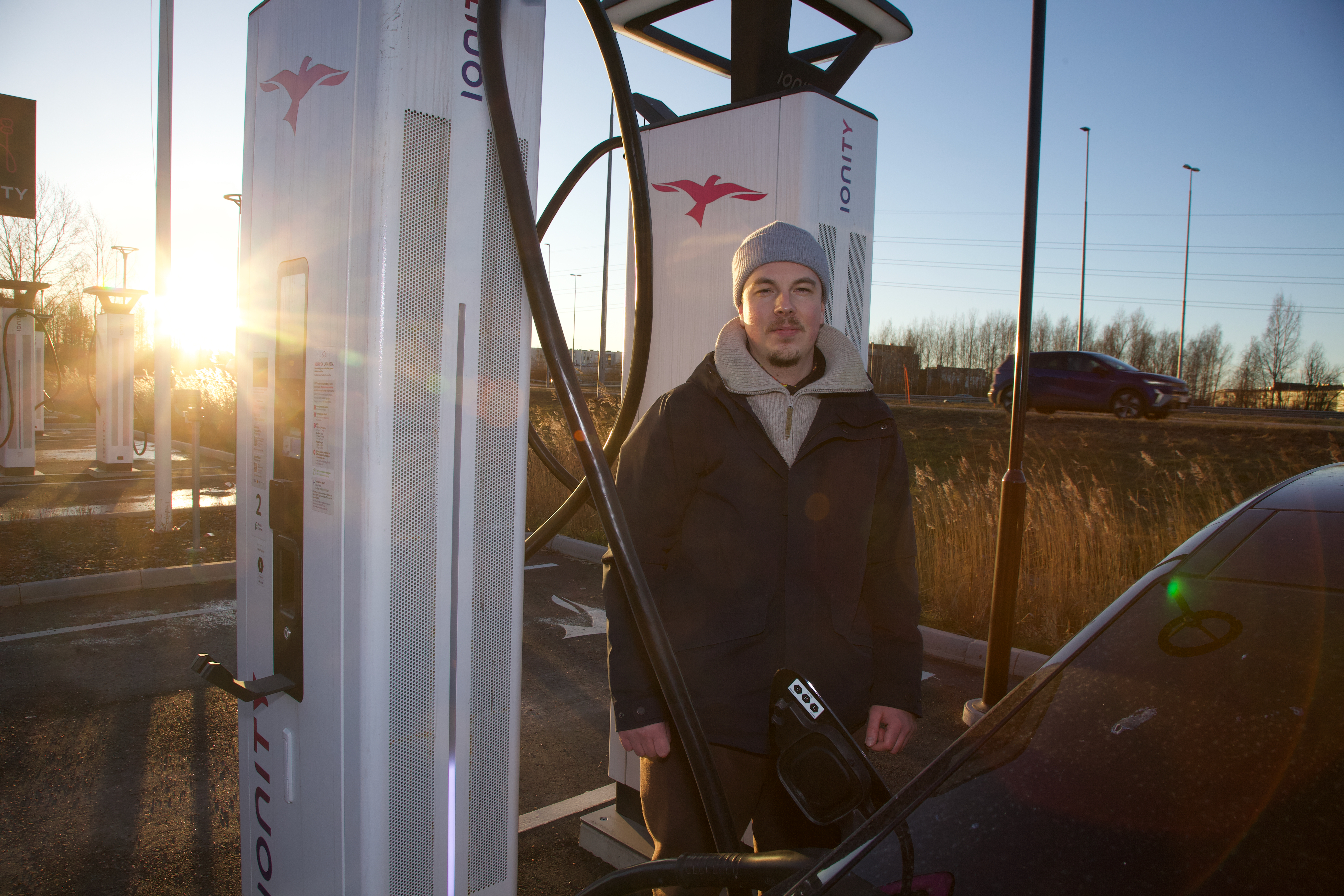 Sähköautojen verotus nousi, polttomoottoreiden laski – "Olisiko pitänyt ostaa sittenkin toinen auto”