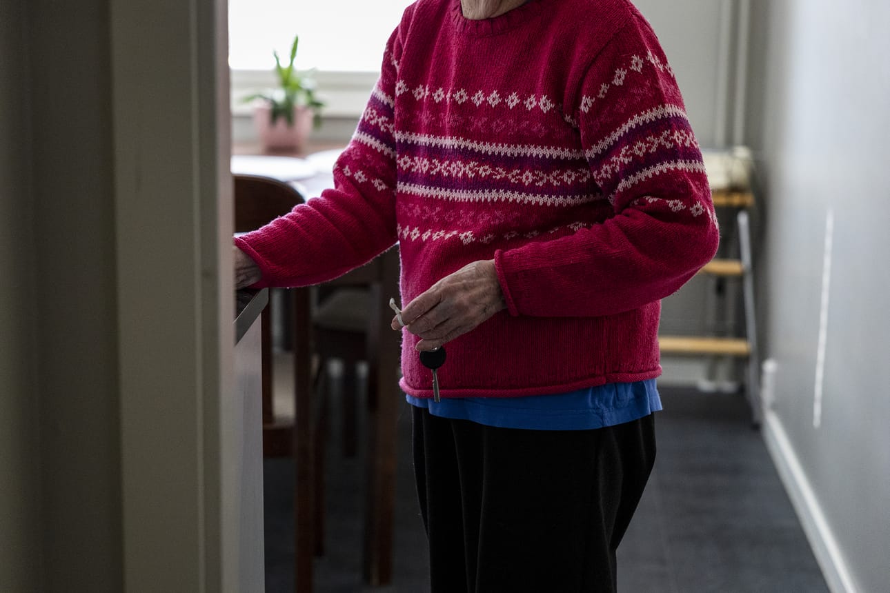 Kaleva oli mukana, kun muistisairas 84-vuotias oululainen kotiutettiin osastolta ja hän pohti, pärjäisikö yksin kotonaan.