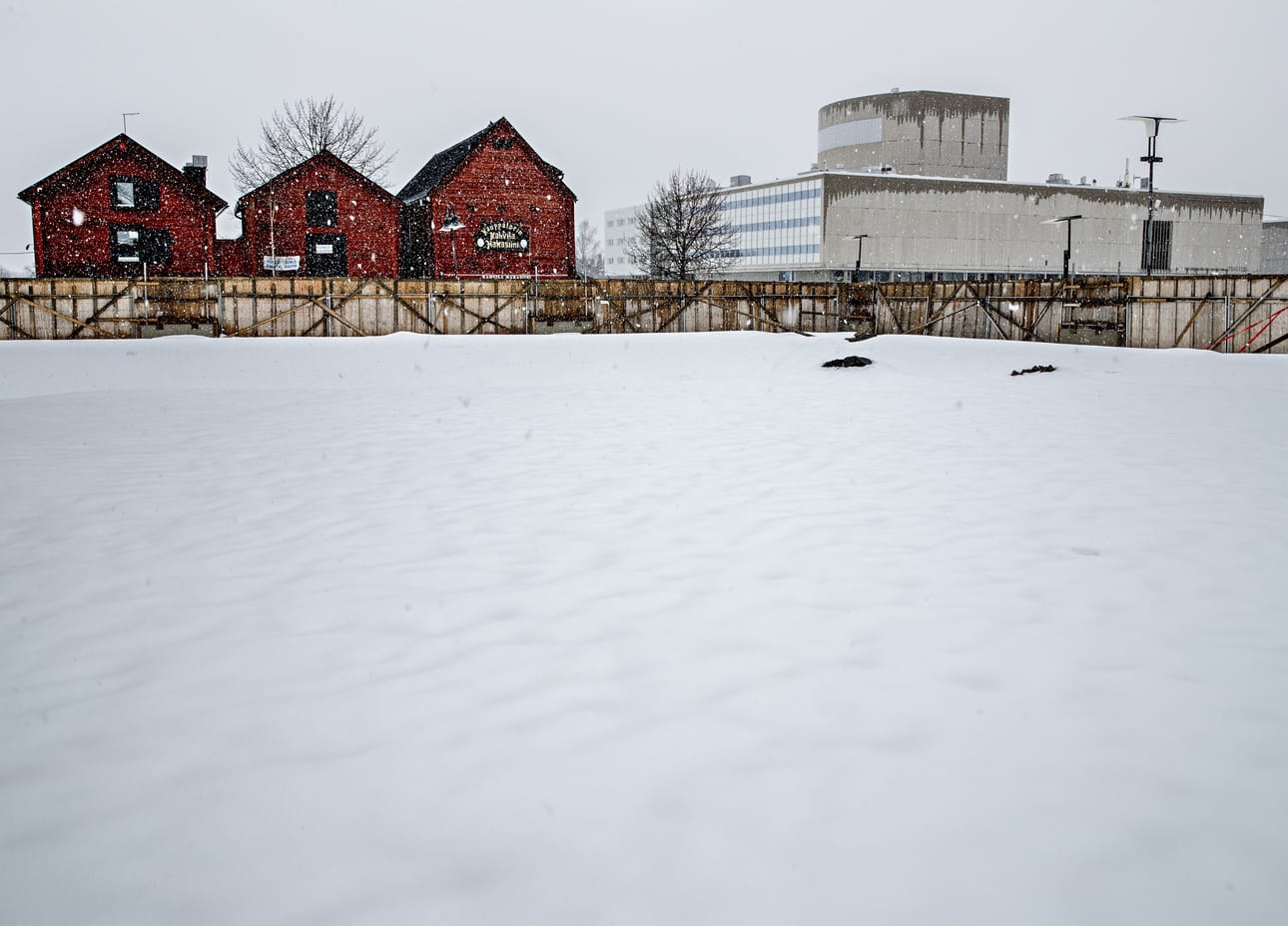 Oulun teatteri pyrkii lomautuksista huolimatta siihen, ettei syksylle suunniteltu ohjelmisto vaarannu.