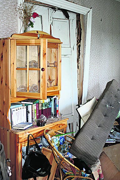 Salama teki pahannäköistä jälkeä Kajaanissa Parkinniementiellä. Onneksi ihmishengiltä vältyttiin.