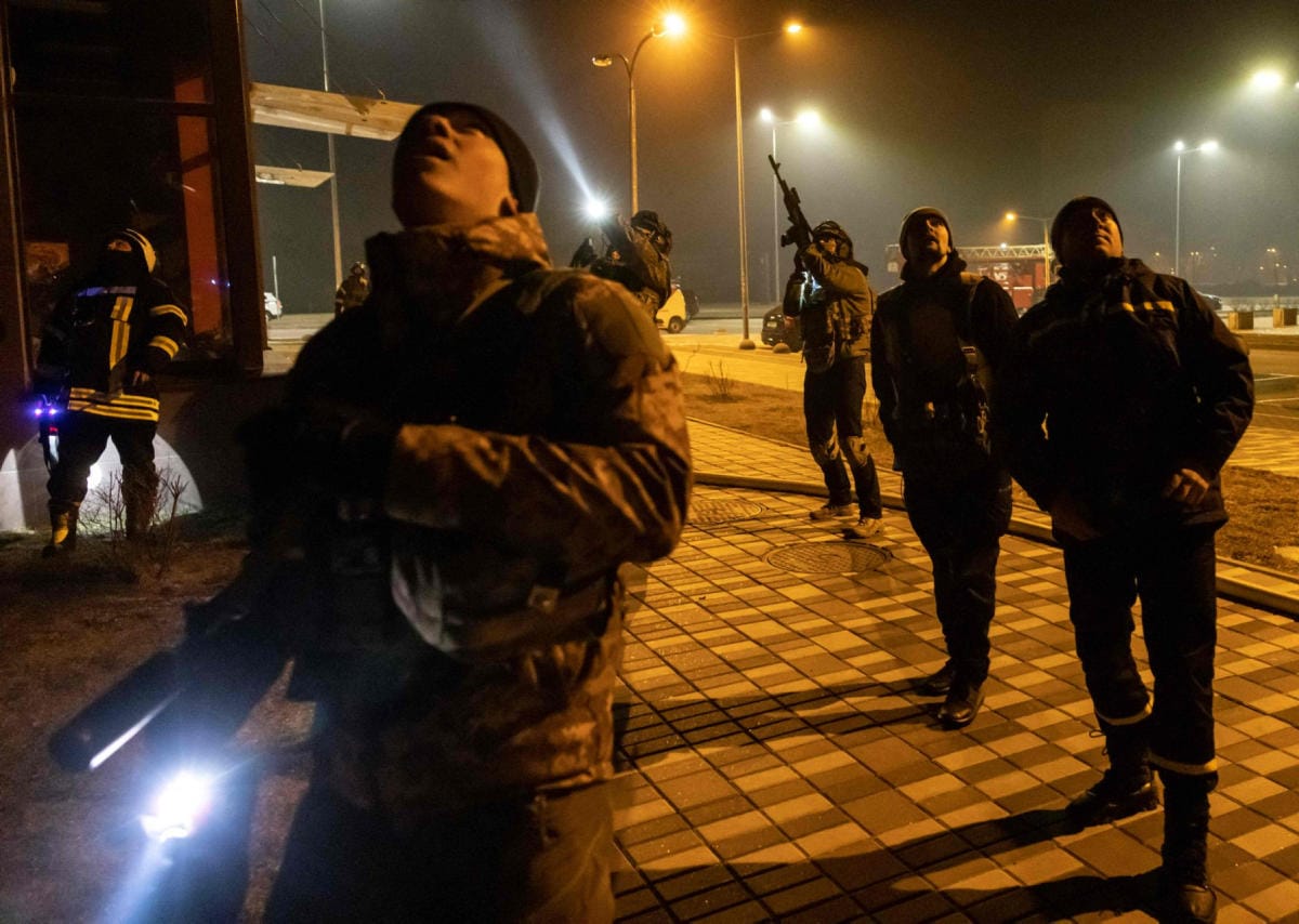Ukrainalaispoliiseja pääkaupungissa Kiovassa. LEHTIKUVA/AFP