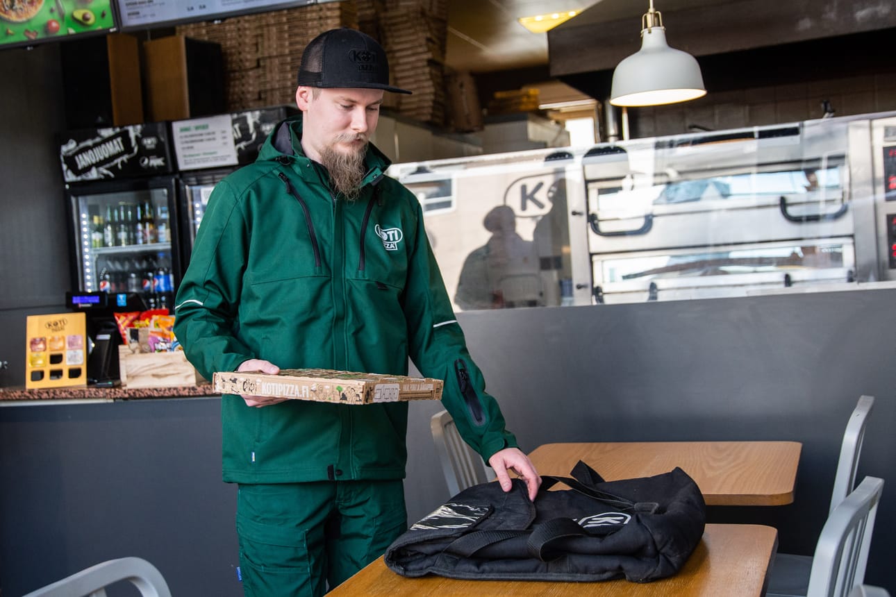 Koskikadun Kotipizzan kaikki työntekijät ovat paikallisia ja tekevät työtään vankalla ammattitaidolla sekä suurella sydämellä.
