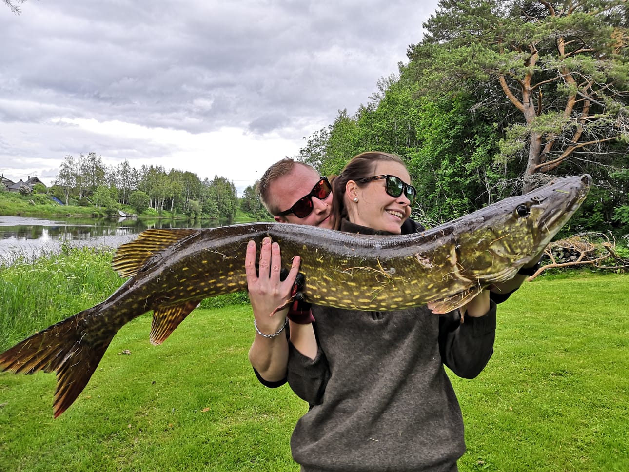Tärkeintä on yhdessä oleminen, uusia kokemuksia luoden ja rakkautta lisäten. Nautitaan pienistäkin hetkistä ja asioista.