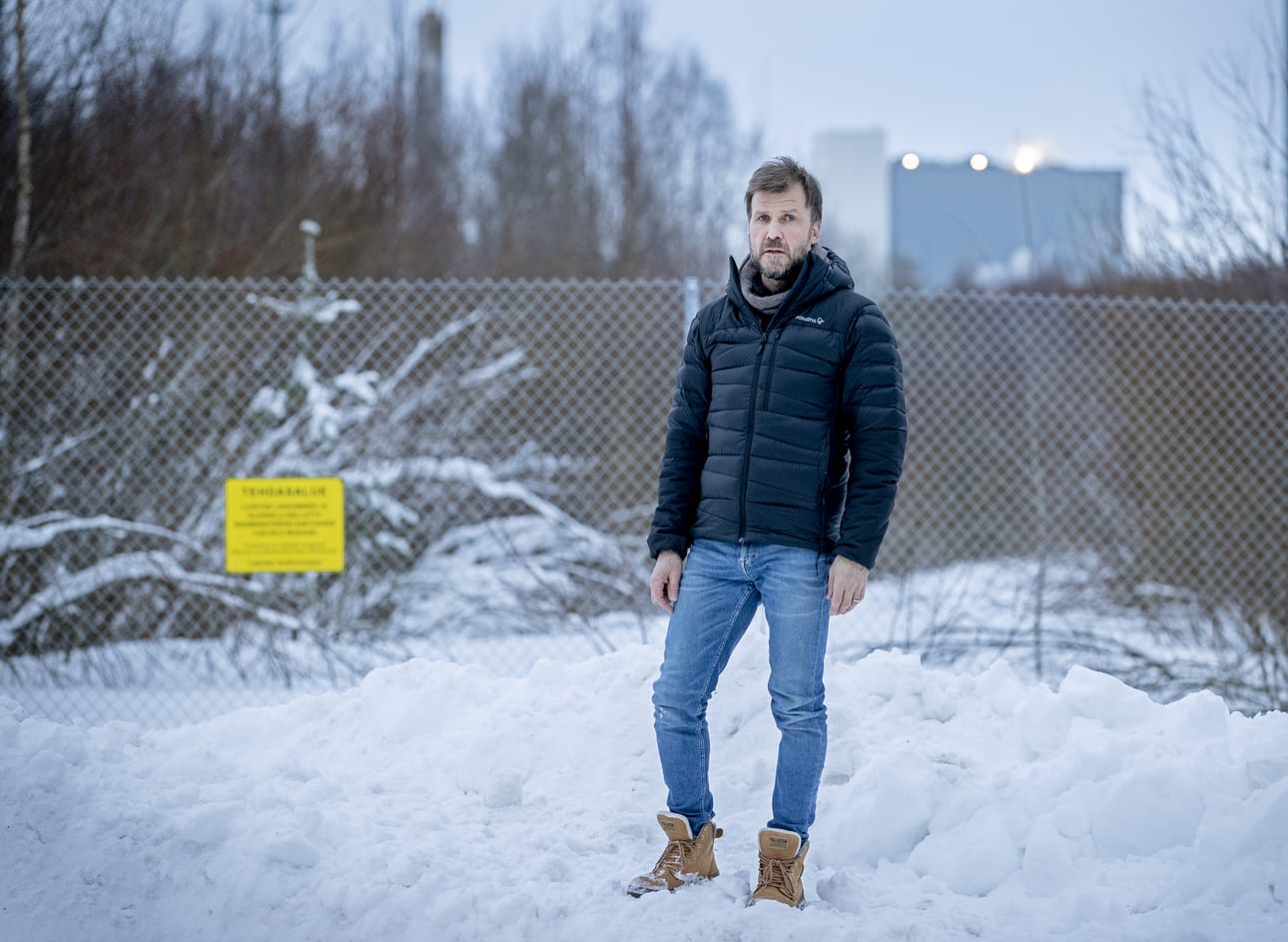 Kalle Junnikkala tulevan Junnikkalan sahan alueella. Parin hehtaarin alue sijaitsee lähellä Laanilan biovoimalaitosta.