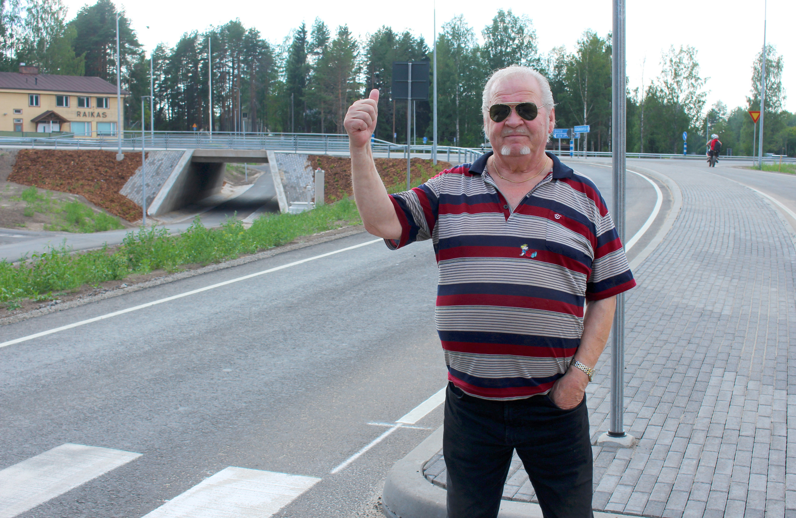 Nyt on asiat hienosti peukuttaa Kari Luosujärvi tällä viikolla valmistuvalle Rantsilan risteysremontille. Luosujärvi iloitsee erityisesti uudesta alikulusta. Enää koululaiset eivät kulje valtatien yli vaan menevät sen ali.