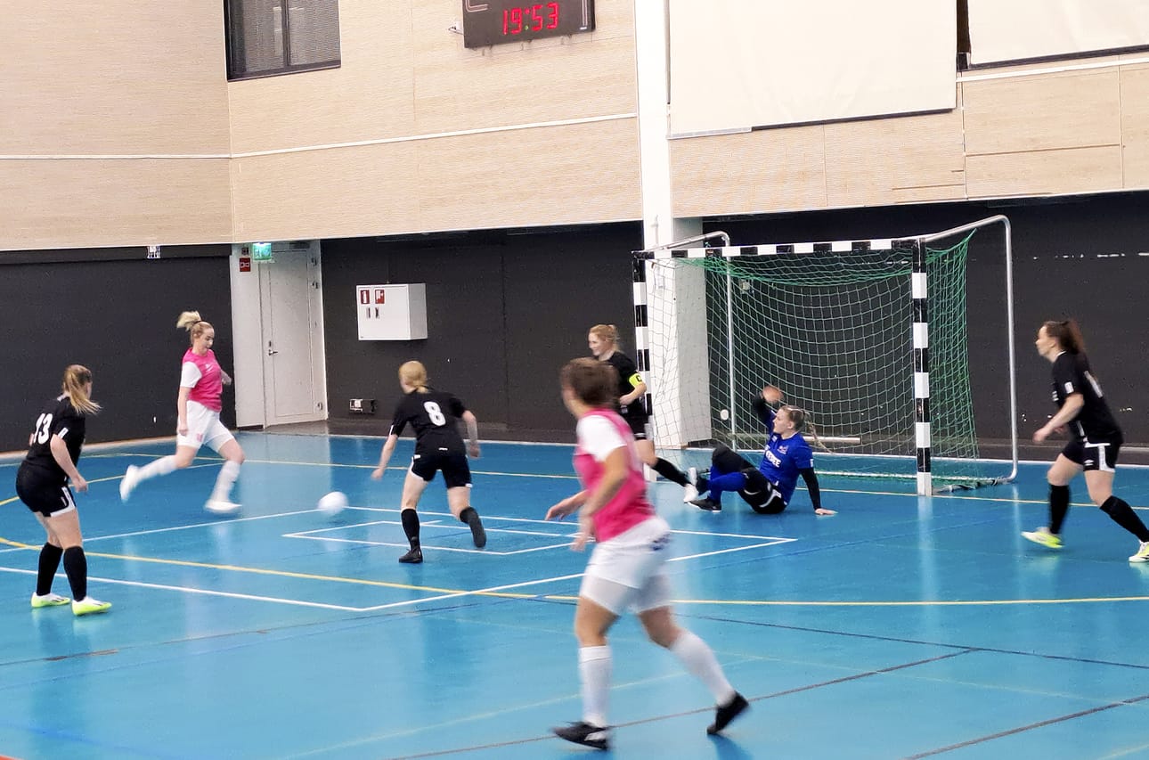 Futsalissa korostuvat erilaiset ominaisuudet kuin jalkapallossa.