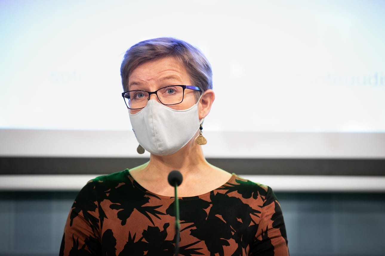 Ympäristöministeri Krista Mikkonen (vihr.) kertoo, että kansalaiset otetaan monella tapaa mukaan ilmastostrategian valmisteluun.