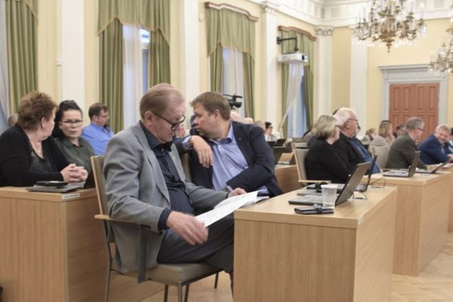 Pietarsaaren kaupunginvaltuusto käsitteli kokouksessaan Pohjanmaan hyvinvointialueen perussopimuksen luonnoksesta. KUVA: TAPIO LEHTINEN