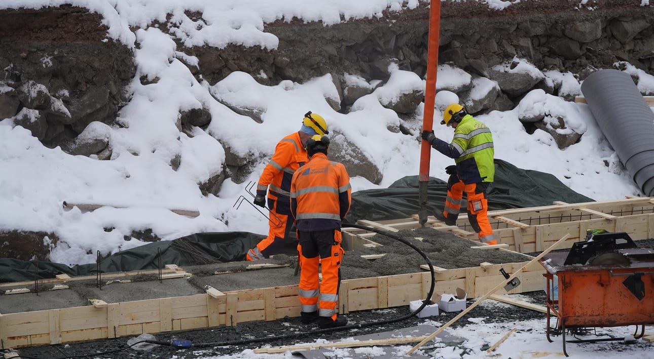Perustukset palvelurakennukselle muurattiin viime viikolla.