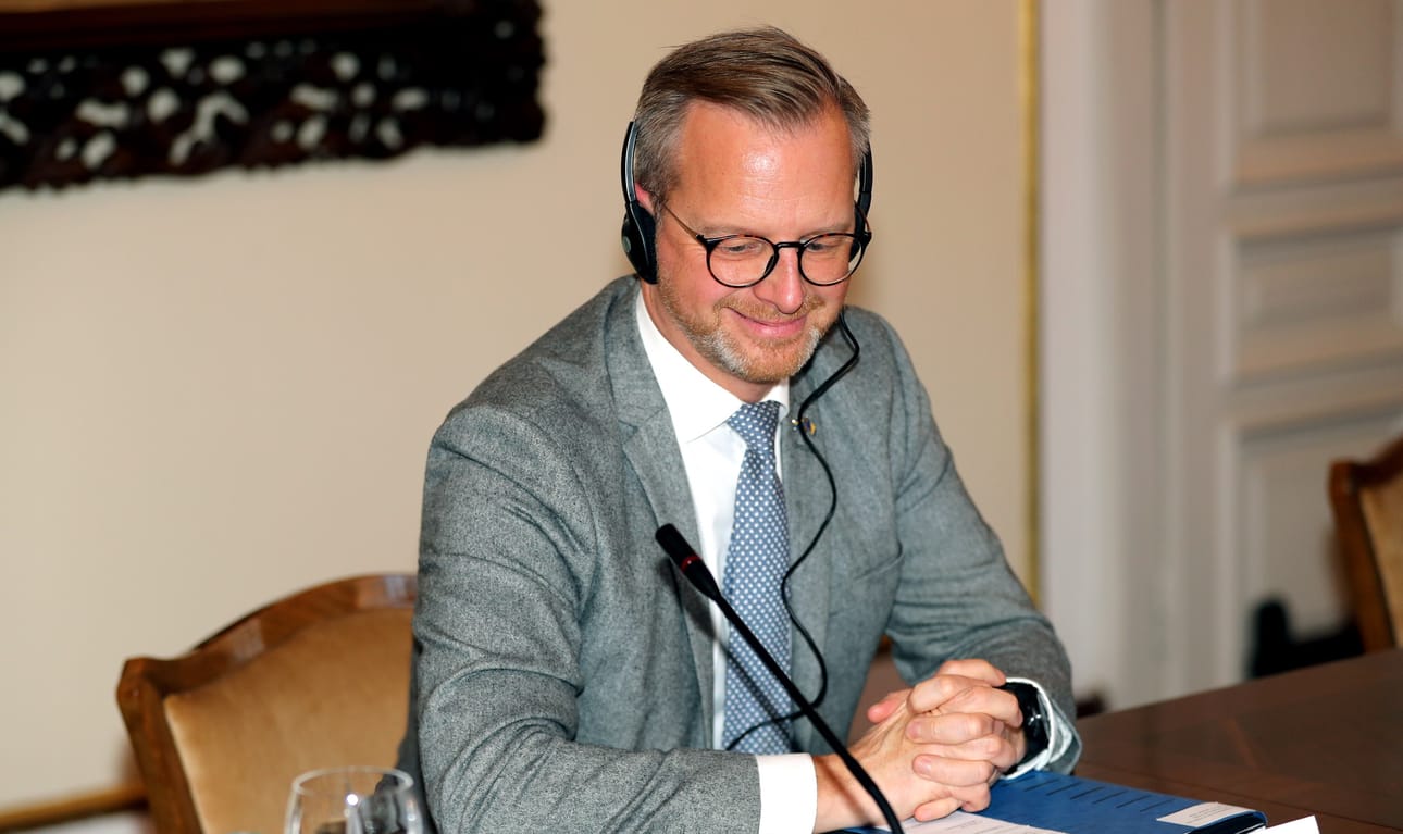 Ruotsin sisäministeri Mikael Dambergin mukaan Ruotsi päätti kieltää maahantulon Norjasta, koska koronaviruksen tarttuvampi brittimuunnos leviää Oslon seudulla.