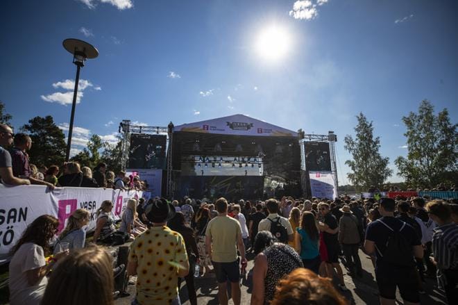 Viikonvaihteessa Vaasa Festivalilla juhlittiin ilman rajoituksia. Tapahtuma on yksi altistumispaikoista. KUVA: MIRANDA KIVEKÄS
