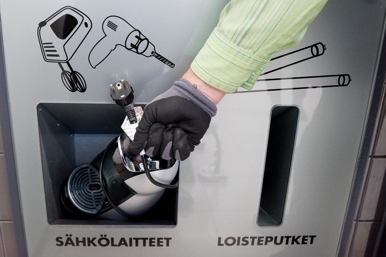 Kapselikeittimen ulkomitat ovat juuri ja juuri alle 25 senttiä.
