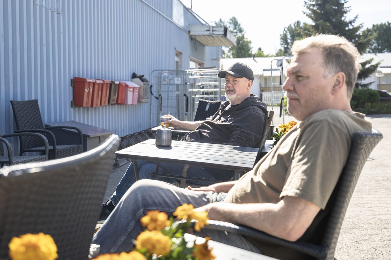 Kunnanjohtajan ero yllätti Pekka Harjun ja taustalla olevan Erkki-Jussi Parven.