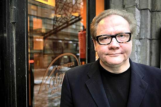 "Romaani ei saa olla vauhdikas tapa esittää mielipiteitä", kommentoi Jari Tervo.