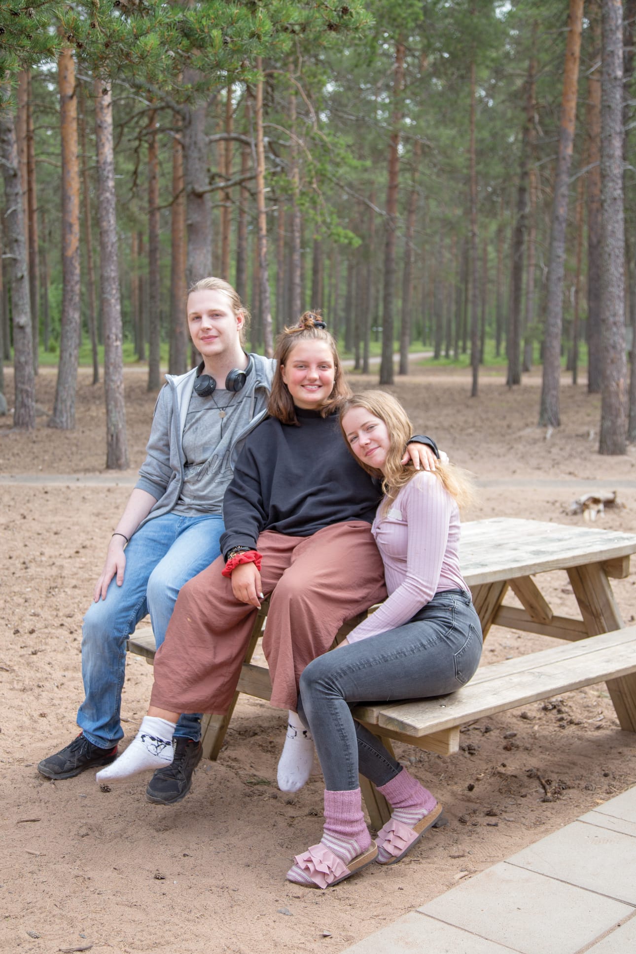 Oulunsalon Varjakassa pidettävän leirin ohjaajien Elias Toukolehdon, Veela Valteren ja Aino Honkapään mukaan leirillä oppii argumentoimaan ja perustelemaan omia mielipiteitä.