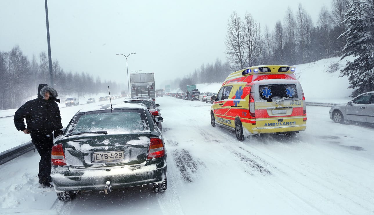 Useat kolarit ruuhkauttivat Pohjantien.