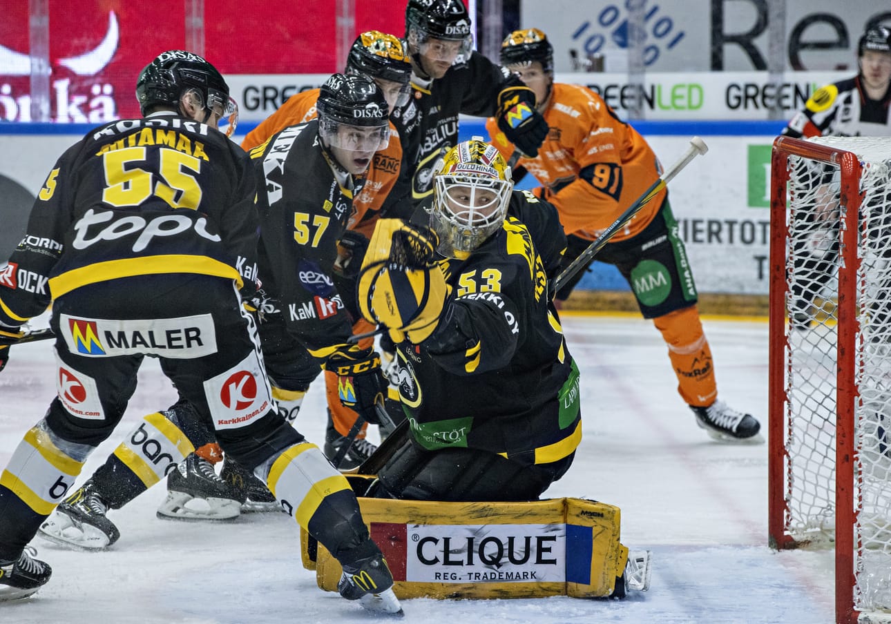 Kärpät taistelee playoff-pelien aluksi KooKoota vastaan. Arkistokuva.