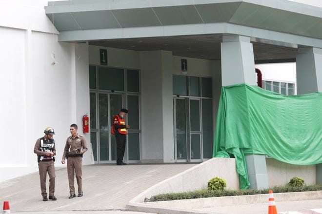 Thaimaassa luolasta pelastettuja poikia on tuotu sairaalaan Chiang Raissa. KUVA: RUNGROJ YONGRIT/EPA