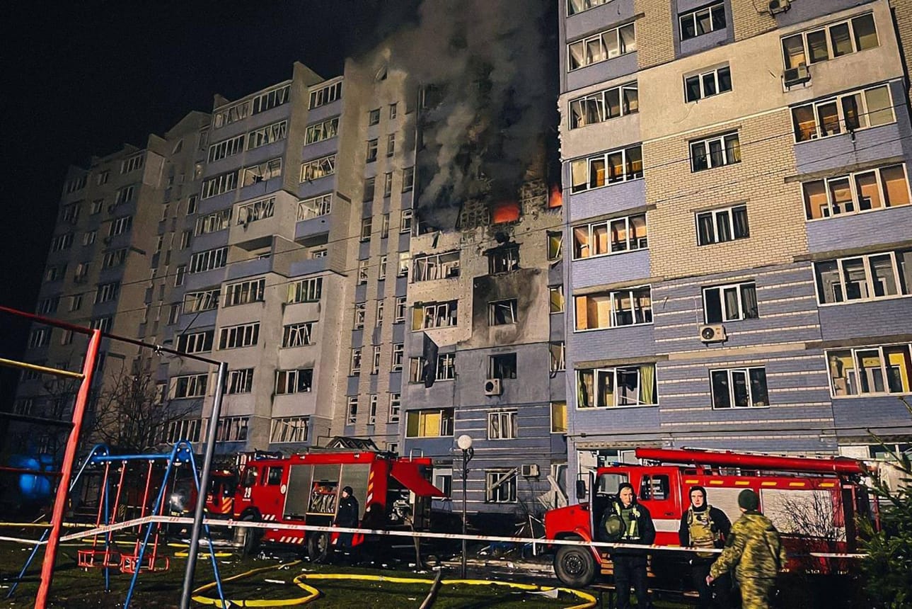 Venäjän ilmahyökkäyksissä Ukrainan pääkaupungin Kiovan lähellä myös haavoittui useita. LEHTIKUVA/AFP/Ukrainen hätäpalvelu